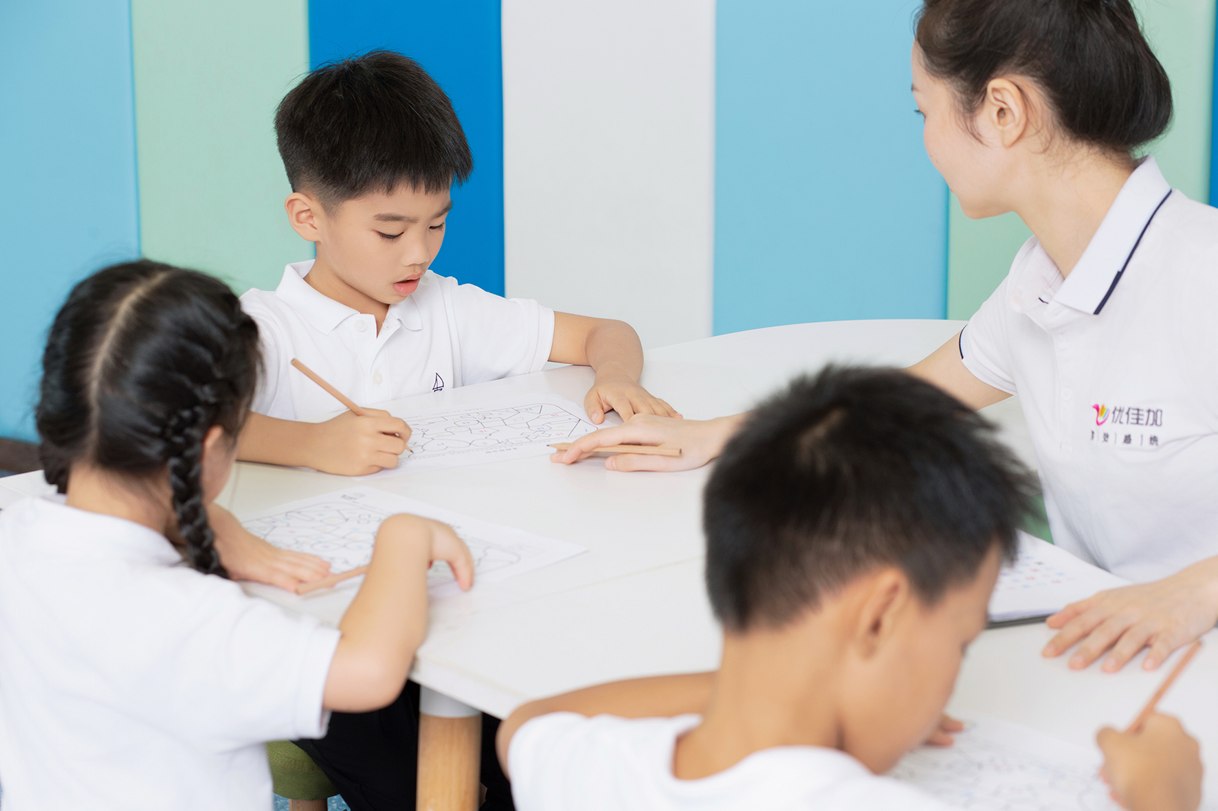 7歲男孩上課時注意力不集中怎么辦？